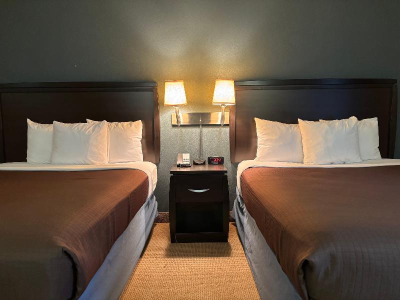 AmericInn by Wyndham Monmouth image