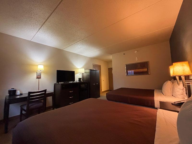 AmericInn by Wyndham Monmouth image 9