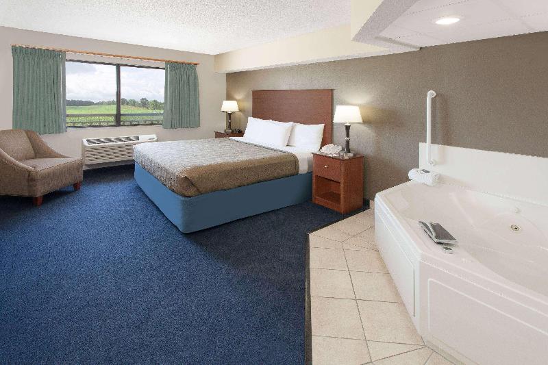 Americinn By Wyndham Webster City image