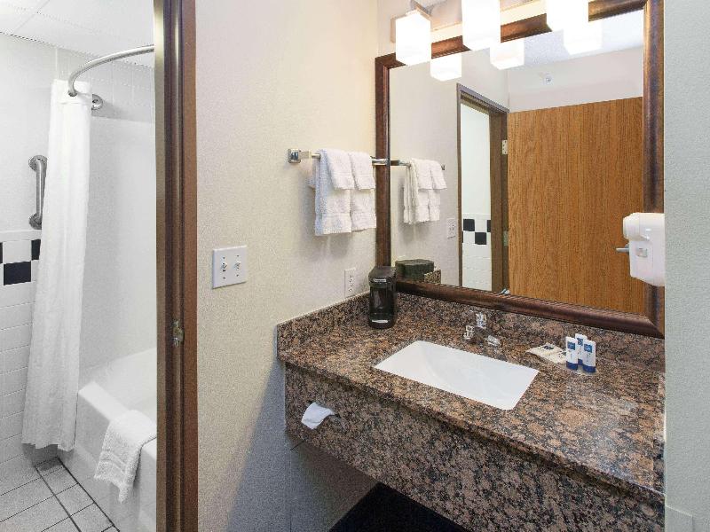 Americinn By Wyndham Webster City image