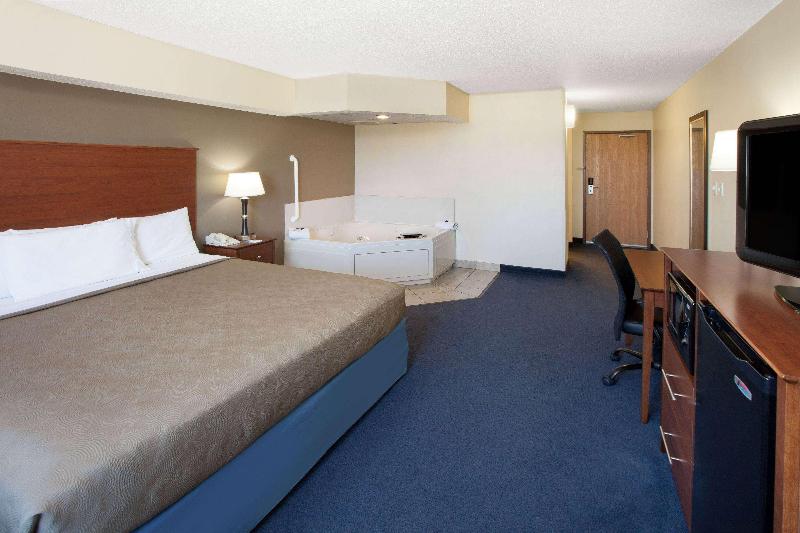 Americinn By Wyndham Webster City image