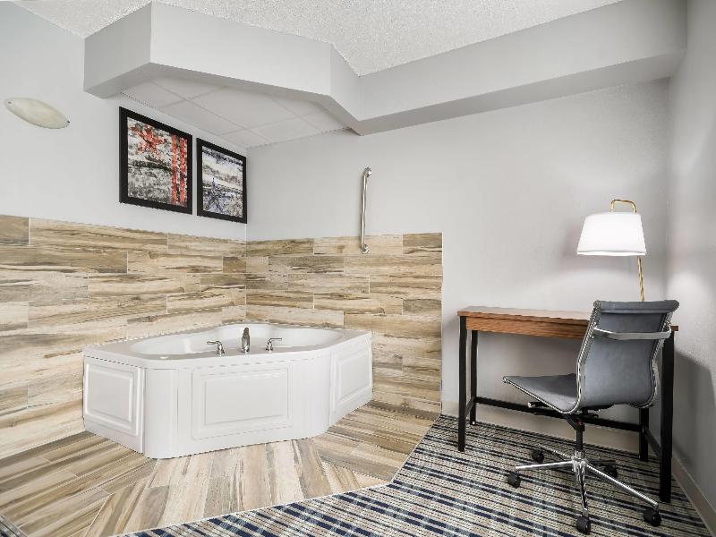 AmericInn by Wyndham Wausau image