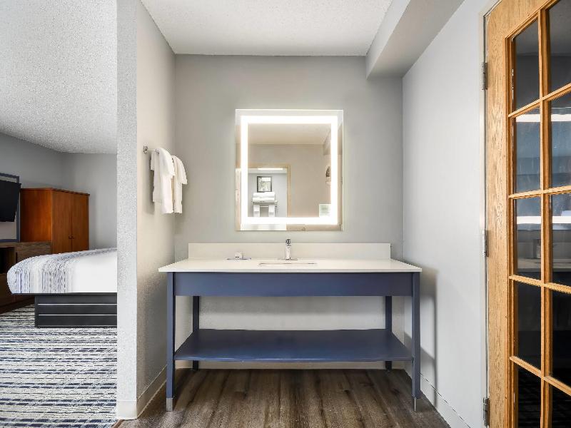 AmericInn by Wyndham Wausau image