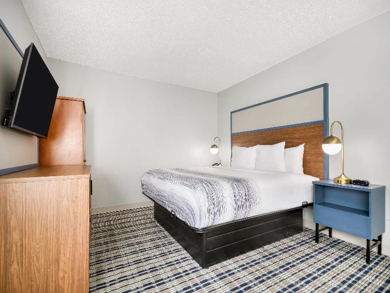 AmericInn by Wyndham Wausau image