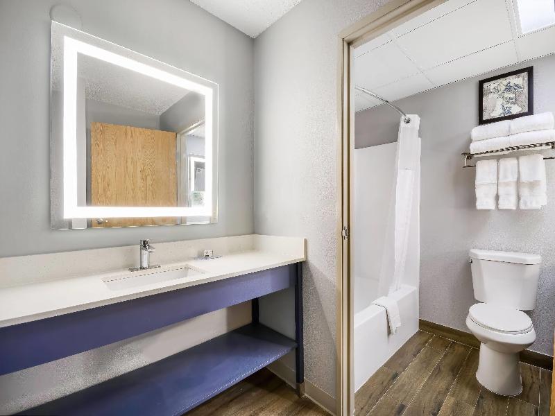 AmericInn by Wyndham Wausau image