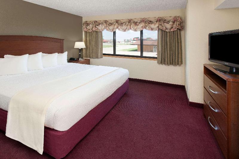 AmericInn by Wyndham Iowa Falls image
