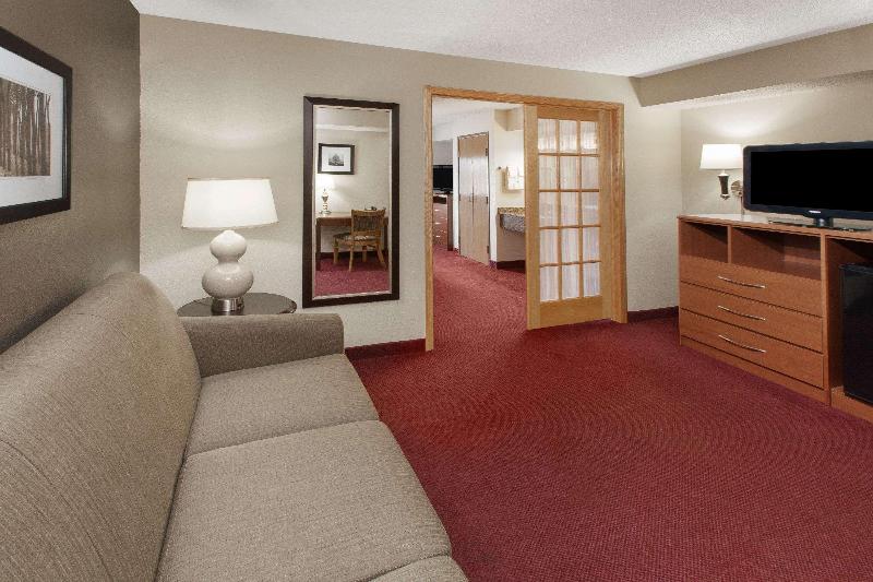 AmericInn by Wyndham Iowa Falls image