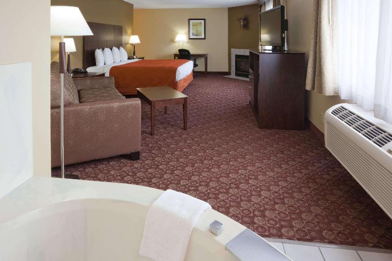 Americinn By Wyndham Blue Earth image