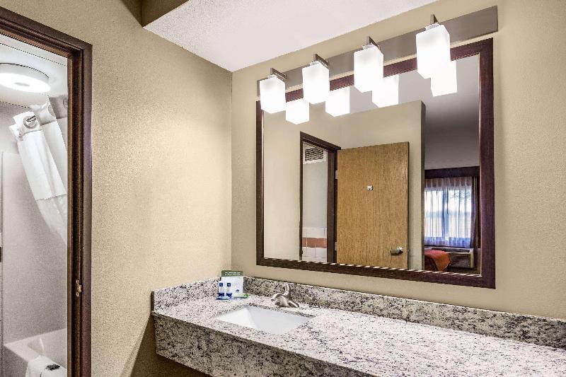 Americinn By Wyndham Blue Earth image