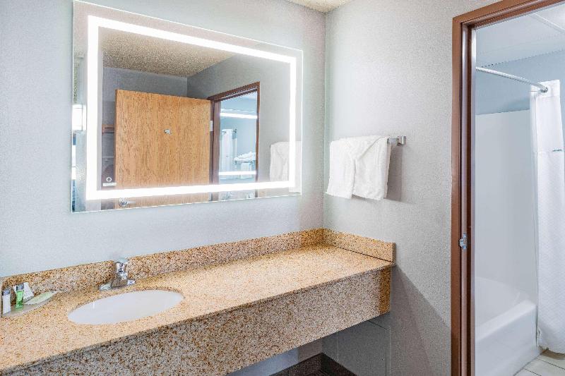 Americinn By Wyndham Sayre image