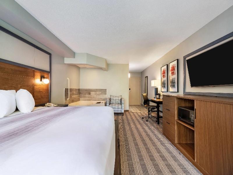 AmericInn by Wyndham Wisconsin Dells image