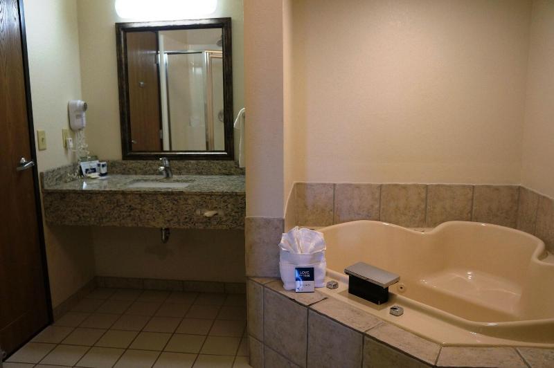 AmericInn by Wyndham Baldwin image