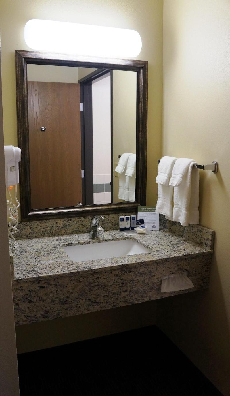 AmericInn by Wyndham Baldwin image