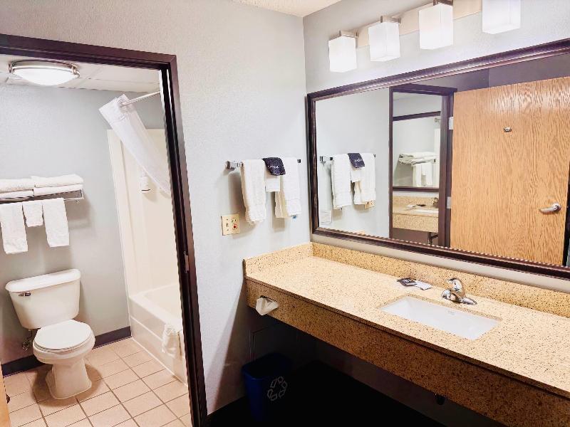 AmericInn by Wyndham Stillwater image