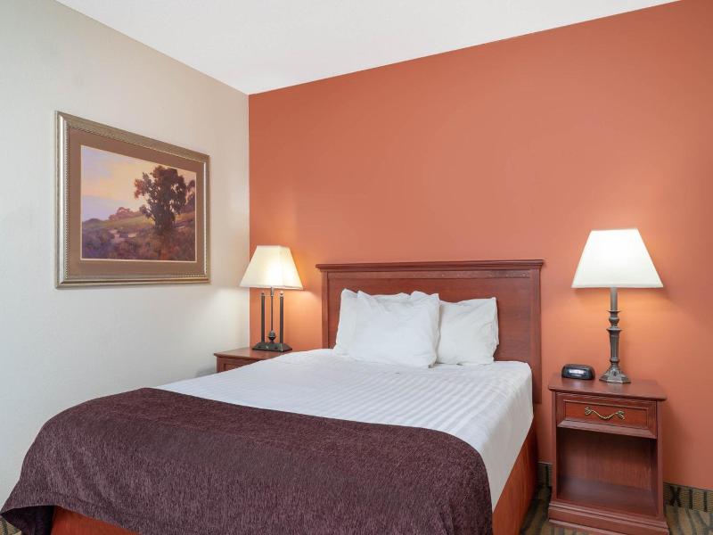 AmericInn by Wyndham Rogers image