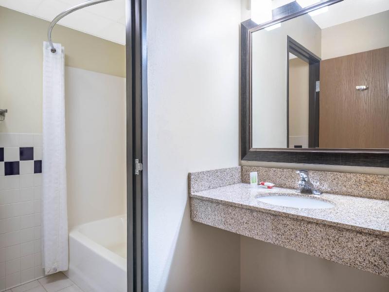 AmericInn by Wyndham Rogers image