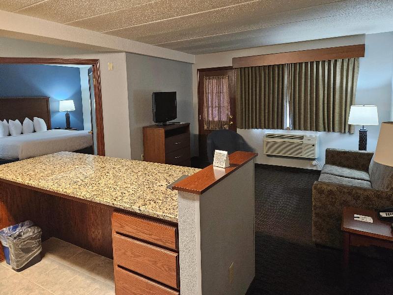AmericInn by Wyndham Marshall image