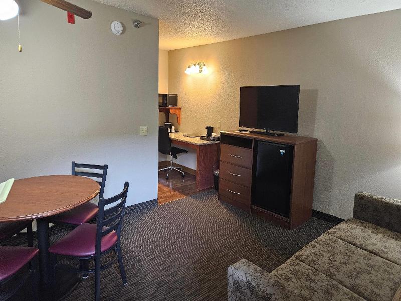 AmericInn by Wyndham Marshall image
