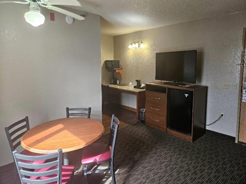 AmericInn by Wyndham Marshall image