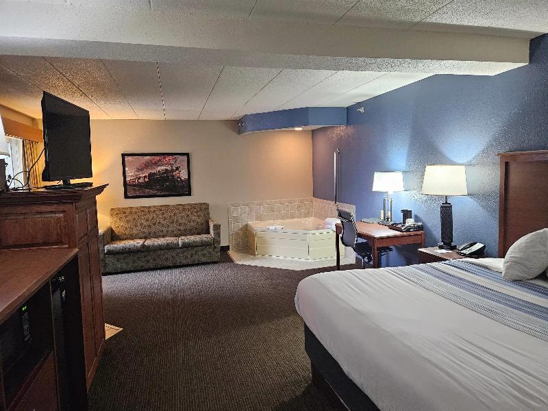 AmericInn by Wyndham Marshall image