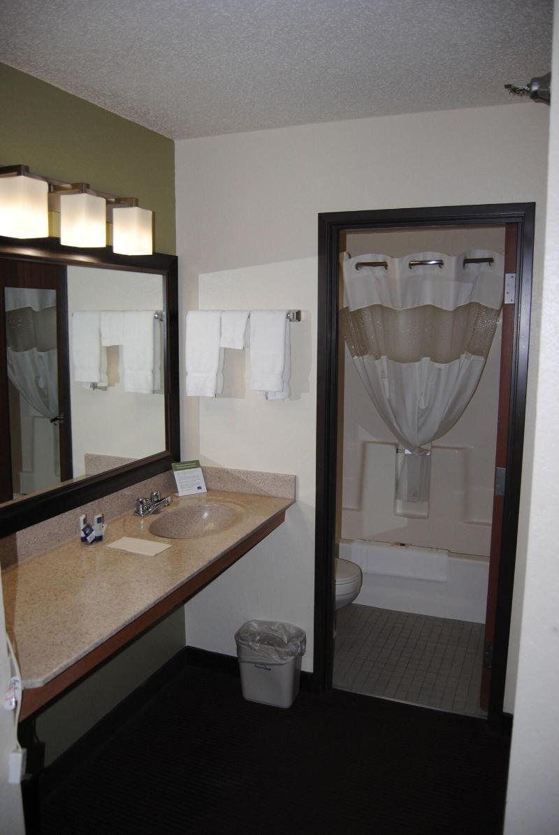 Americinn By Wyndham Grand Rapids image
