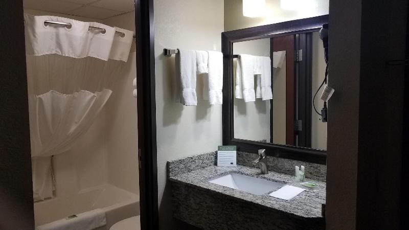 Americinn By Wyndham Grand Rapids image
