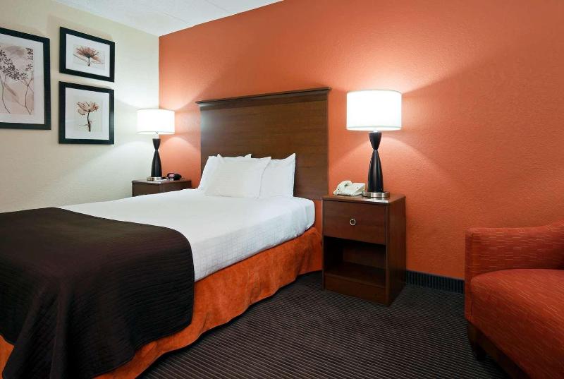 AmericInn by Wyndham International Falls