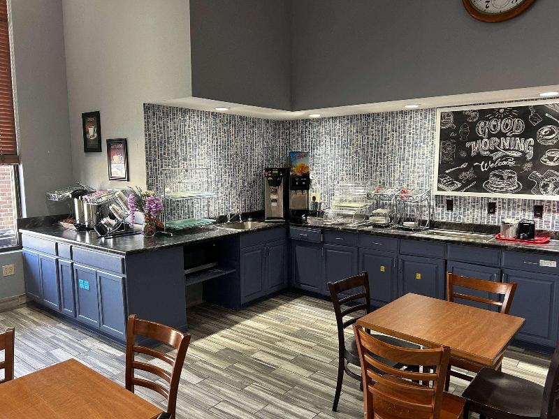 AmericInn by Wyndham Ottumwa