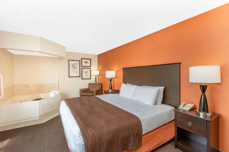 AmericInn by Wyndham Ottumwa image