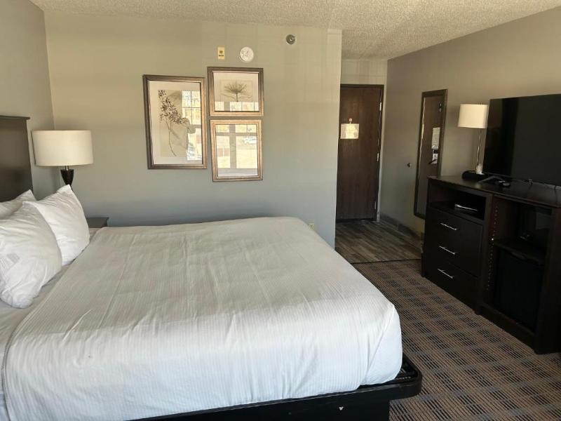 AmericInn by Wyndham Ottumwa image