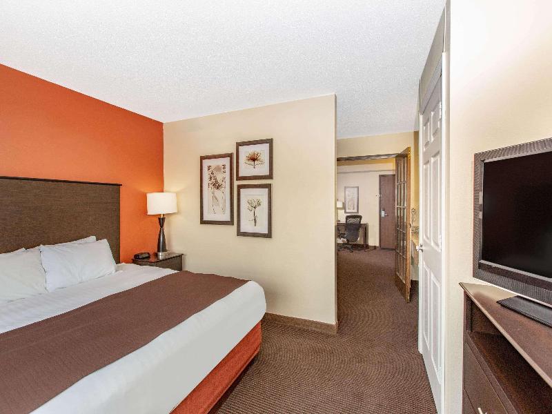 SUITE KING SIZE BED