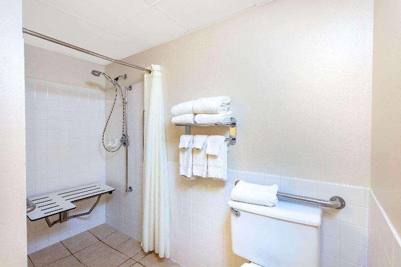 Americinn By Wyndham Willmar image