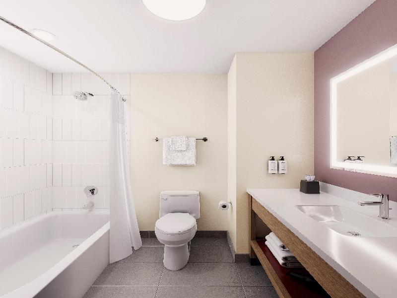 Holiday Inn Express Garden City East By IHG image
