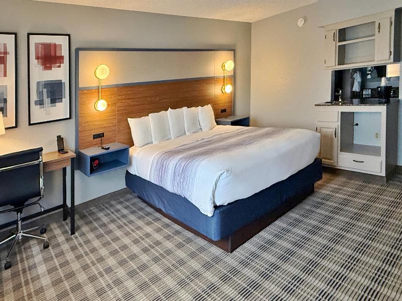 AmericInn by Wyndham Chippewa Falls image