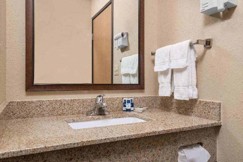 Americinn By Wyndham Detroit Lakes image