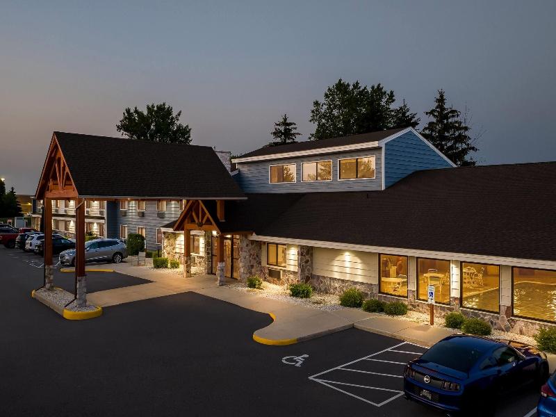 AmericInn by Wyndham Sturgeon Bay