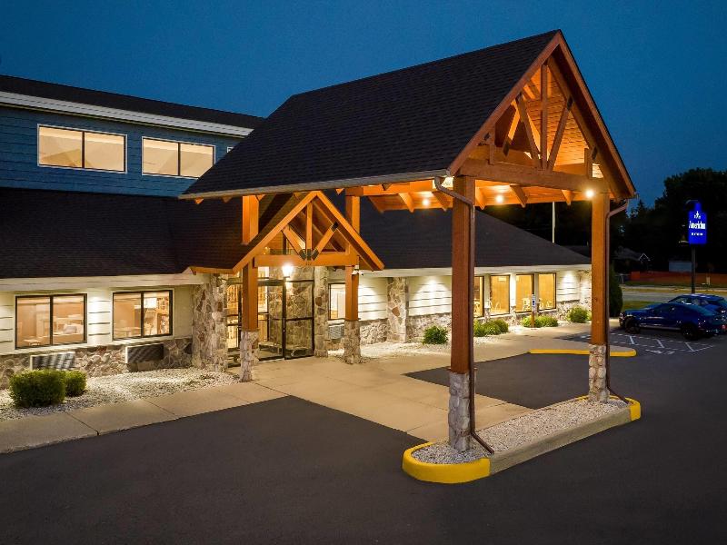 AmericInn by Wyndham Sturgeon Bay