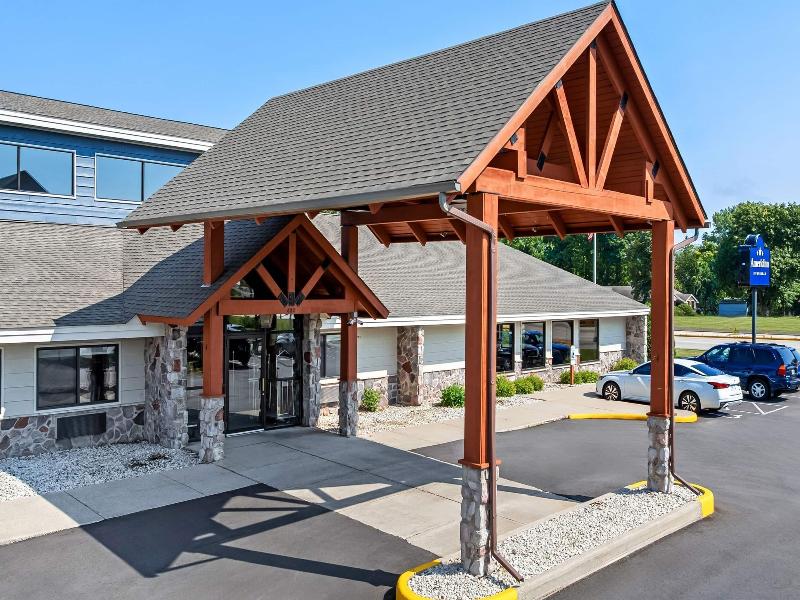 AmericInn by Wyndham Sturgeon Bay