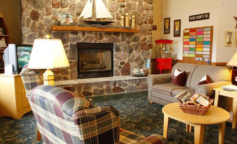 AmericInn by Wyndham Sturgeon Bay image