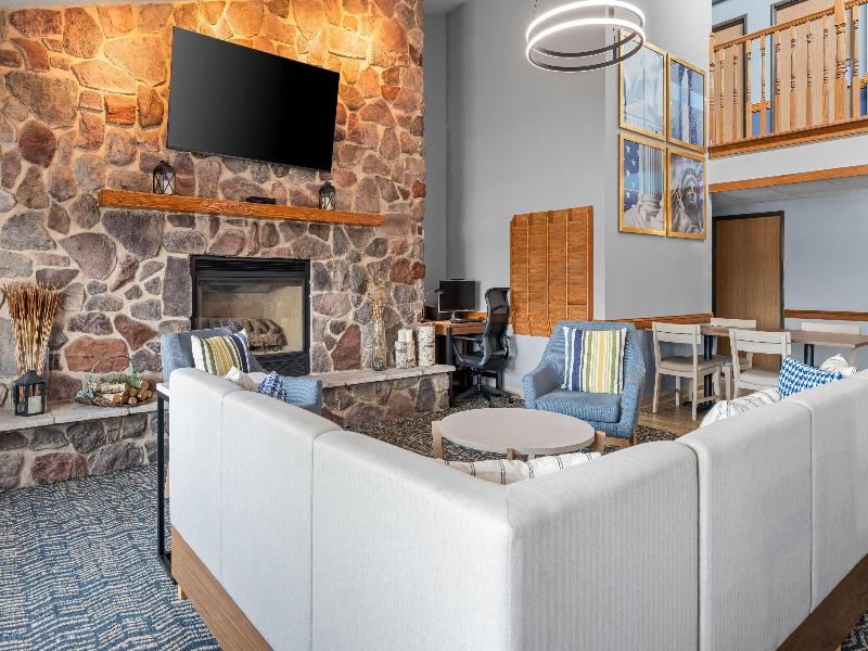 AmericInn by Wyndham Sturgeon Bay