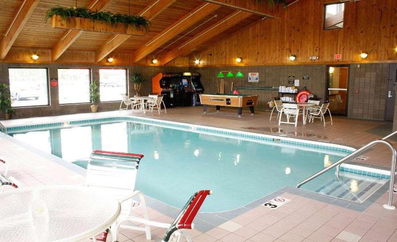 AmericInn by Wyndham Sturgeon Bay image