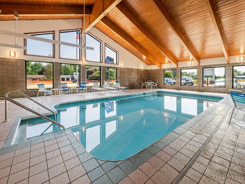 AmericInn by Wyndham Sturgeon Bay