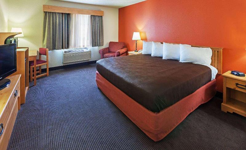AmericInn by Wyndham Sturgeon Bay image