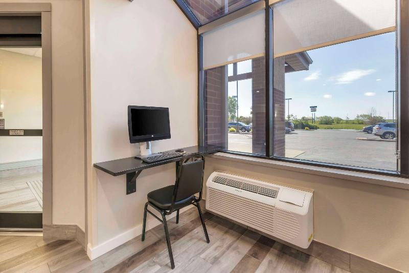 Comfort Inn Suites image