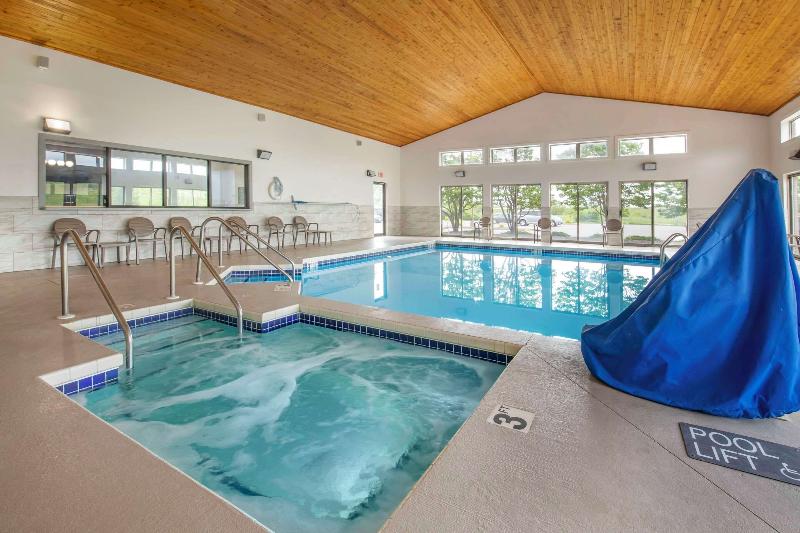Comfort Inn Suites image
