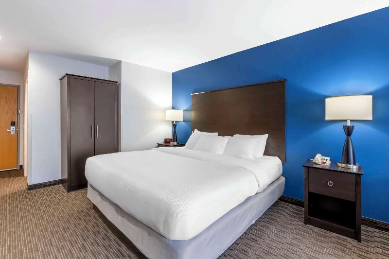 Comfort Inn Suites image