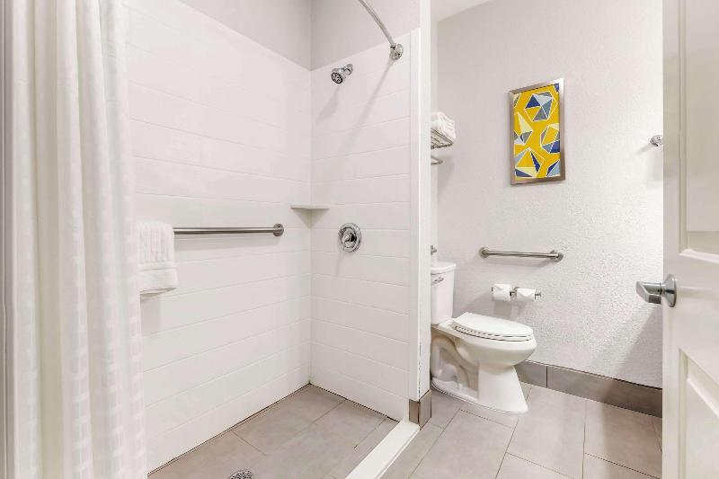 Comfort Inn Suites image
