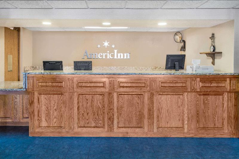 Hotel AmericInn by Wyndham Menominee