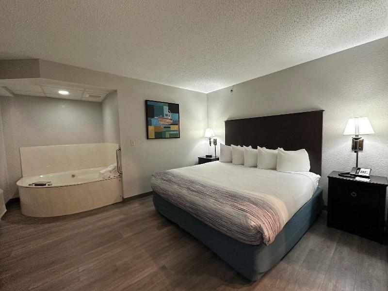 AmericInn by Wyndham Menominee image