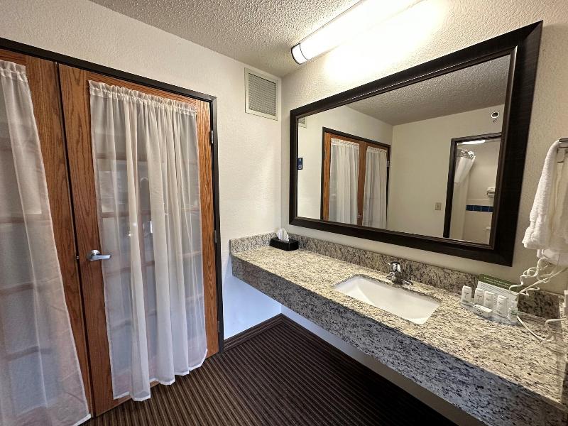 AmericInn by Wyndham Menominee image